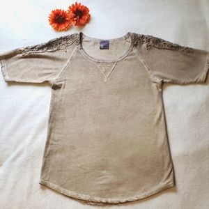 Women's Vocal Tan/Cream Top sz S New